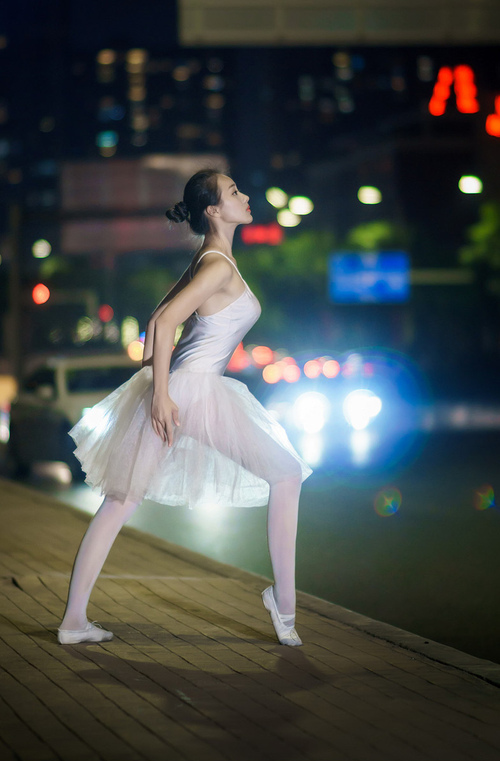 开云体育网站-体育新闻中心比赛氛围还原，体育赛事新闻稿标题